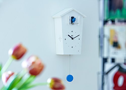 L'horloge à coucou est idéale dans un salon ou une cuisine pour savoir l'heure.